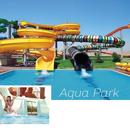 Wonasis & Aqua Resort