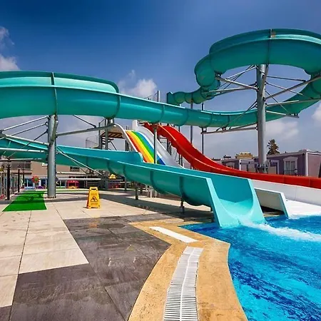 Wonasis & Aqua Resort